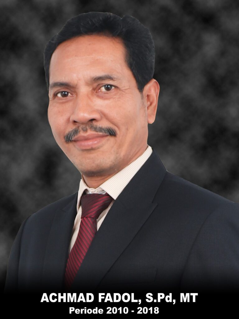 KEPALA SMKN 1 KWANYAR ACHMAD FADOL, S.Pd, MT. PERIODE 2010-2018